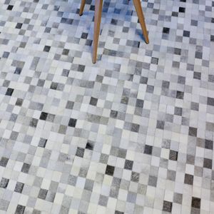 http---imagens.zaffarihome.com.br-tapete_de_couro_de_boi_com_pelo_costurado_pele_natural_vizapi_5cmx5cm_copenhage_200mx250m_cinza_2578-1-